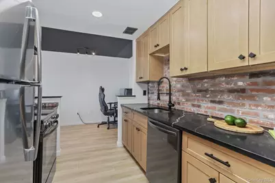 500 High Point Drive #709, Hartsdale, NY 10530 - Photo 4