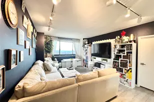 270-10 Grand Central Pkwy, Floral Park, NY 11005 - Photo 4