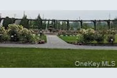 305 West 20th Street, Deer Park, NY 11729 - Photo 20