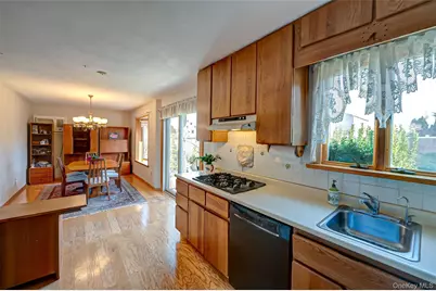 305 West 20th Street, Deer Park, NY 11729 - Photo 6