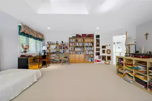 45 Bristol Dr, Manhasset, NY 11030 - Photo 20