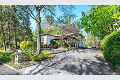 45 Bristol Drive, Manhasset, NY 11030 - Photo 34