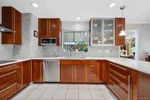 45 Bristol Dr, Manhasset, NY 11030 - Photo 12