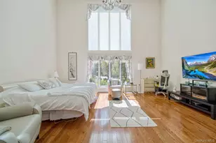 45 Bristol Dr, Manhasset, NY 11030 - Photo 14