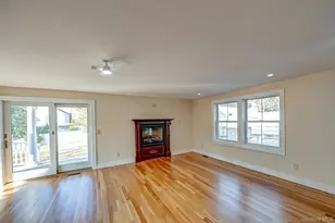 213 Maiden Ln, Port Jefferson, NY 11777 - Photo 14