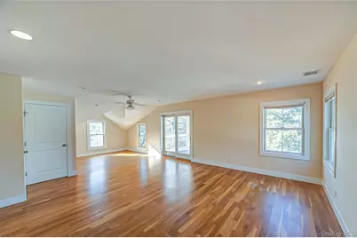 213 Maiden Lane, Port Jefferson, NY 11777 - Photo 32