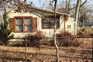 181 Cypress Dr, Mastic Beach, NY 11951 - Photo 4