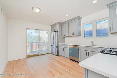 416 Alter Avenue, New York, NY 10305 - Photo 12