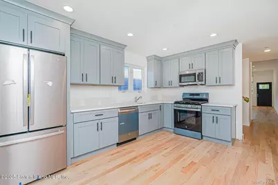 416 Alter Avenue, New York, NY 10305 - Photo 14