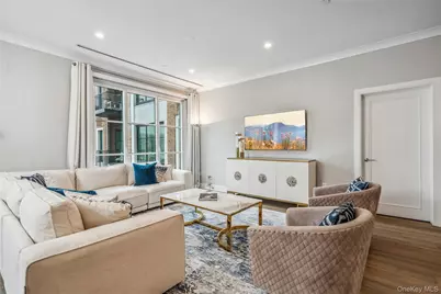 100 Garvies Point Road #1126, Glen Cove, NY 11542 - Photo 8