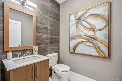 100 Garvies Point Road #1126, Glen Cove, NY 11542 - Photo 16