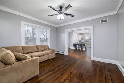 224 E Roslyn Street E, Islip Terrace, NY 11752 - Photo 4