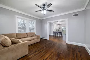 224 E Roslyn Street E, Islip Terrace, NY 11752 - Photo 4