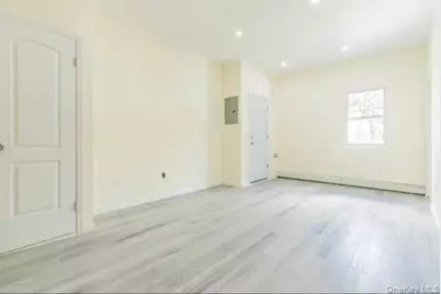 88 Taft Avenue, New York, NY 10301 - Photo 4