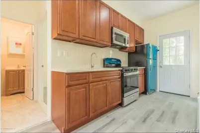 88 Taft Avenue, New York, NY 10301 - Photo 6