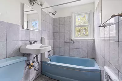 40 Carnegie Avenue, Elmont, NY 11003 - Photo 26