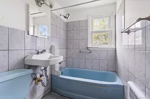 40 Carnegie Ave, Elmont, NY 11003 - Photo 26