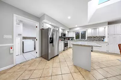 16 Squires Avenue, East Quogue, NY 11942 - Photo 8