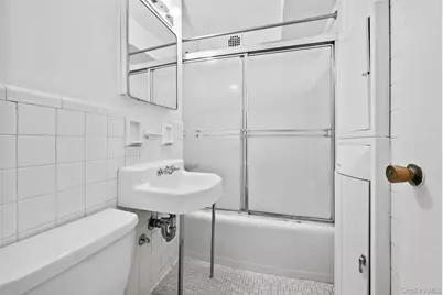 220-55 46 Avenue #5R, Bayside, NY 11362 - Photo 12