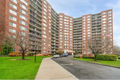 220-55 46 Avenue #5R, Bayside, NY 11362 - Photo 2