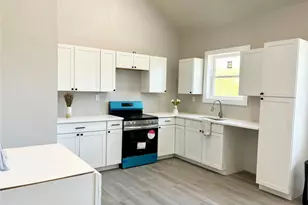 125 Lynbrook Dr, Mastic Beach, NY 11951 - Photo 6