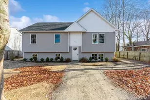 125 Lynbrook Dr, Mastic Beach, NY 11951 - Photo 2