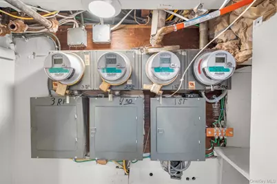 155 Voss Avenue, Yonkers, NY 10703 - Photo 16