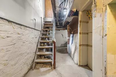 155 Voss Avenue, Yonkers, NY 10703 - Photo 26