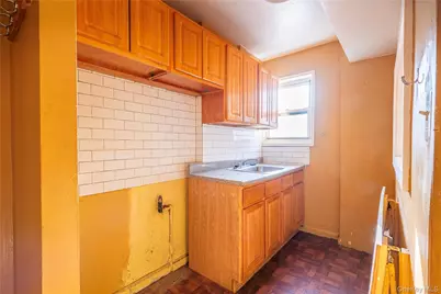 133-01 Booth Memorial Ave, Flushing, NY 11355 - Photo 10