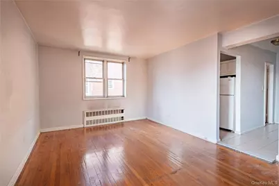 133-01 Booth Memorial Ave, Flushing, NY 11355 - Photo 4