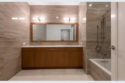 100 Garvies Point Road #1014, Glen Cove, NY 11542 - Photo 10