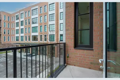 100 Garvies Point Road #1014, Glen Cove, NY 11542 - Photo 8