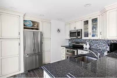 132 Point Road, Westhampton Beach, NY 11978 - Photo 8