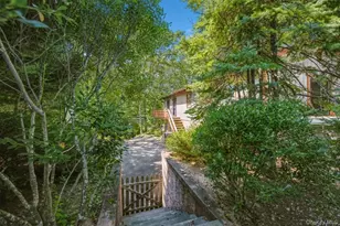 292 Little Fresh Pond Rd, Southampton, NY 11968 - Photo 42