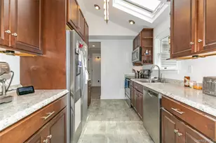 7 Suffolk Rd, Hampton Bays, NY 11946 - Photo 8