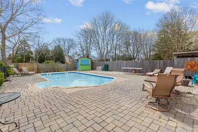 7 Suffolk Road, Hampton Bays, NY 11946 - Photo 18