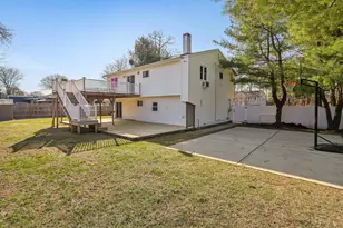 11 Dehan St, Smithtown, NY 11787 - Photo 40