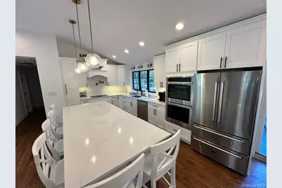 44 Eisenhower Drive, East Quogue, NY 11942 - Photo 4