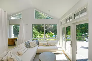 17 Beaumont Dr, Melville, NY 11747 - Photo 14