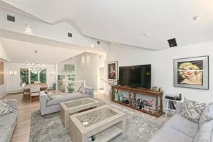 17 Beaumont Dr, Melville, NY 11747 - Photo 12