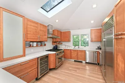 17 Beaumont Drive, Melville, NY 11747 - Photo 6