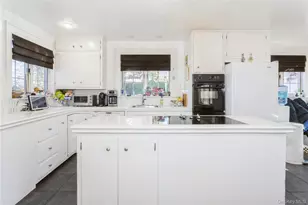 180 Longwood Crossing, Lawrence, NY 11559 - Photo 8