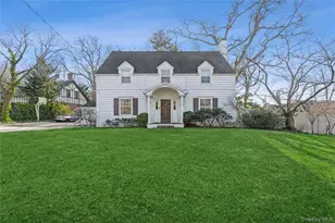 180 Longwood Crossing, Lawrence, NY 11559 - Photo 2