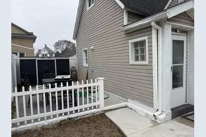 45 Lynbrook Avenue, Lynbrook, NY 11563 - Photo 16