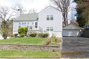 156 Candlewood Dr, Yonkers, NY 10710 - Photo 4