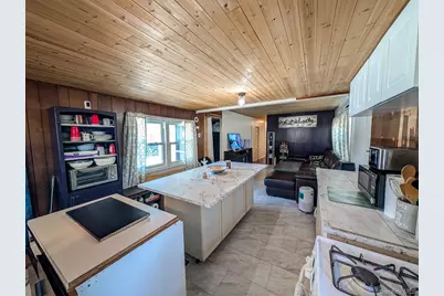 37 Hubbard Avenue #85, Riverhead, NY 11901 - Photo 4