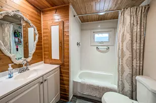 37 Hubbard Ave, Riverhead, NY 11901 - Photo 8