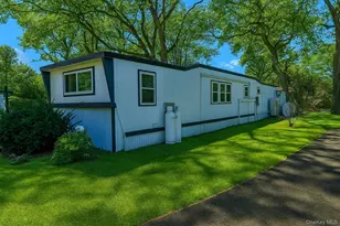 37 Hubbard Ave, Riverhead, NY 11901 - Photo 12