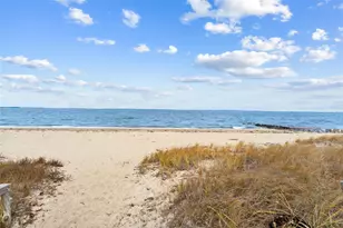 34 Underwood Dr, East Hampton, NY 11937 - Photo 2