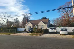 47 Washington Ave, Wyandanch, NY 11798 - Photo 4